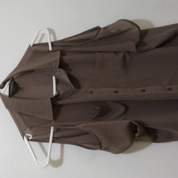 Guess keyhole blouse S taupe color transparent fabric - Picture 3 of 3